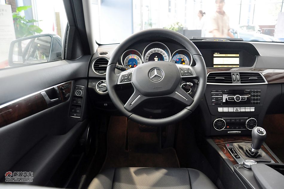 2011款奔驰C级实拍