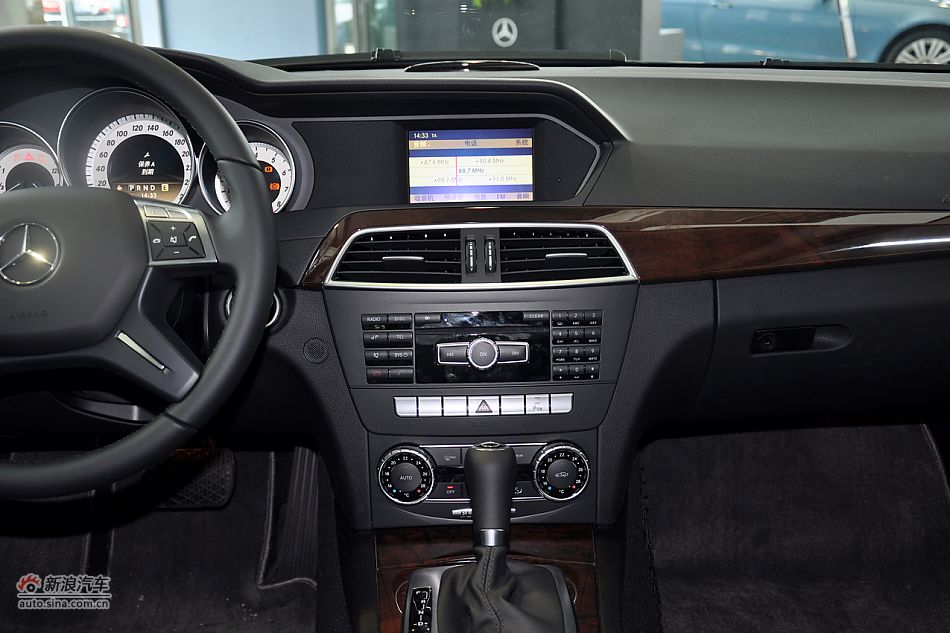 2011款奔驰C级实拍