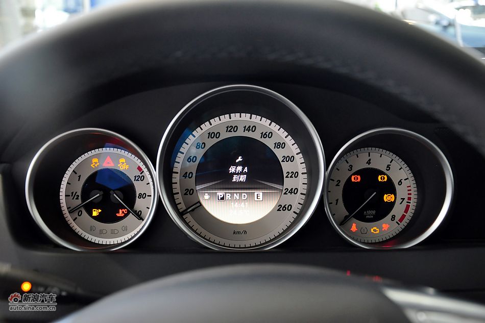 2011款奔驰C级实拍