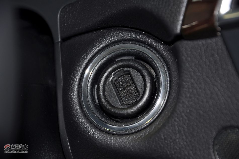 2011款奔驰C级实拍