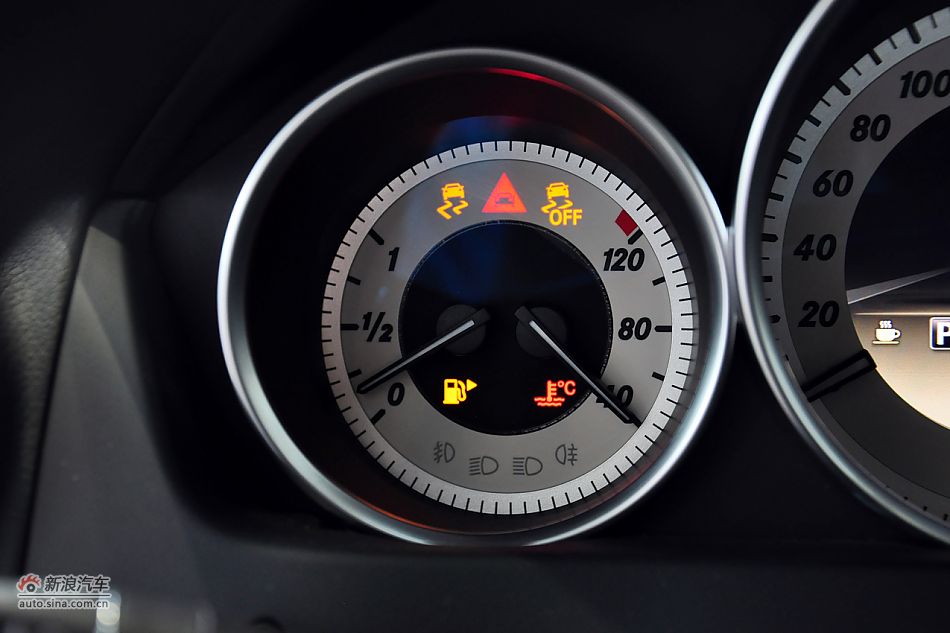 2011款奔驰C级实拍