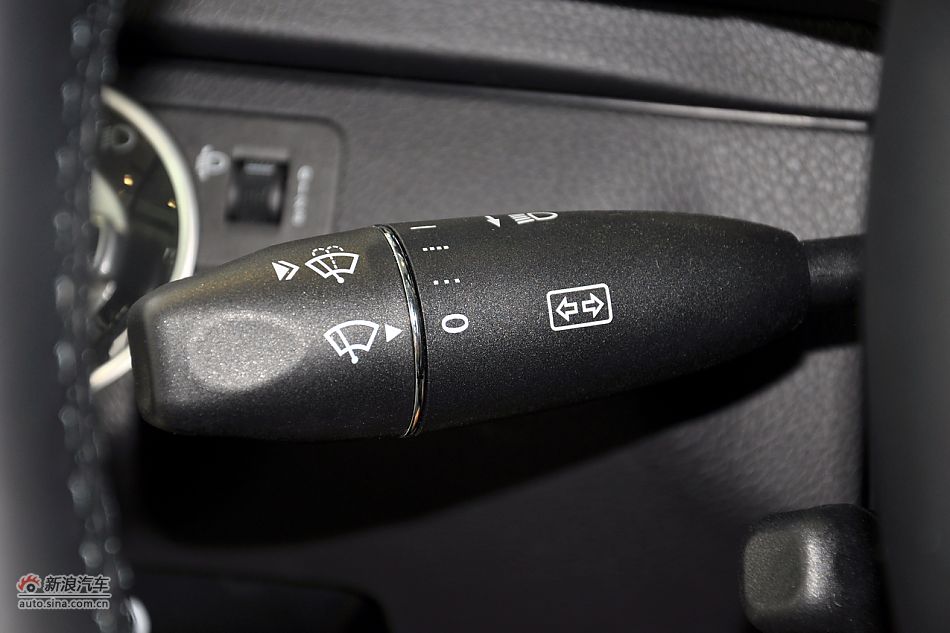 2011款奔驰C级高清到店实拍