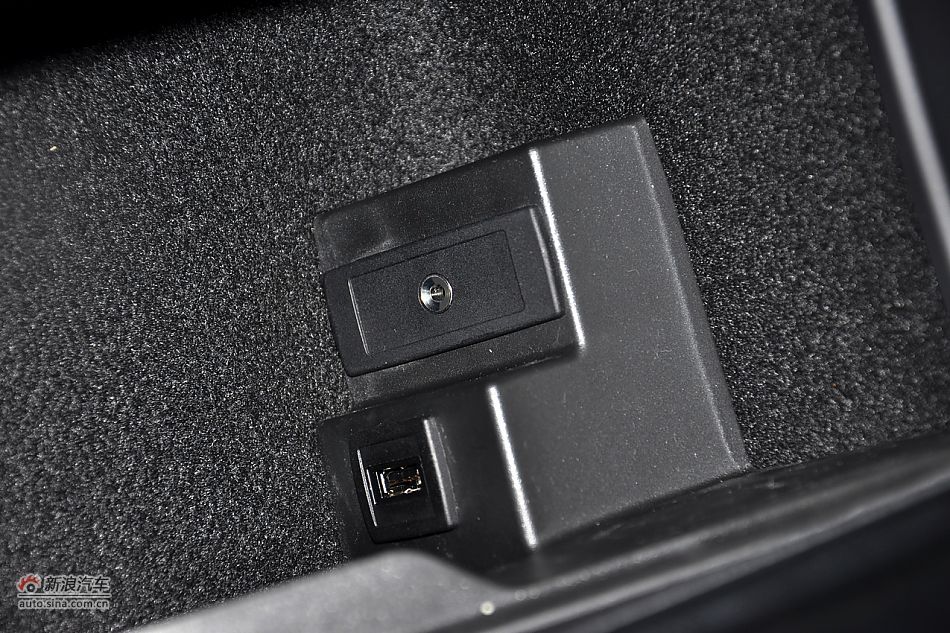 2011款奔驰C级高清到店实拍