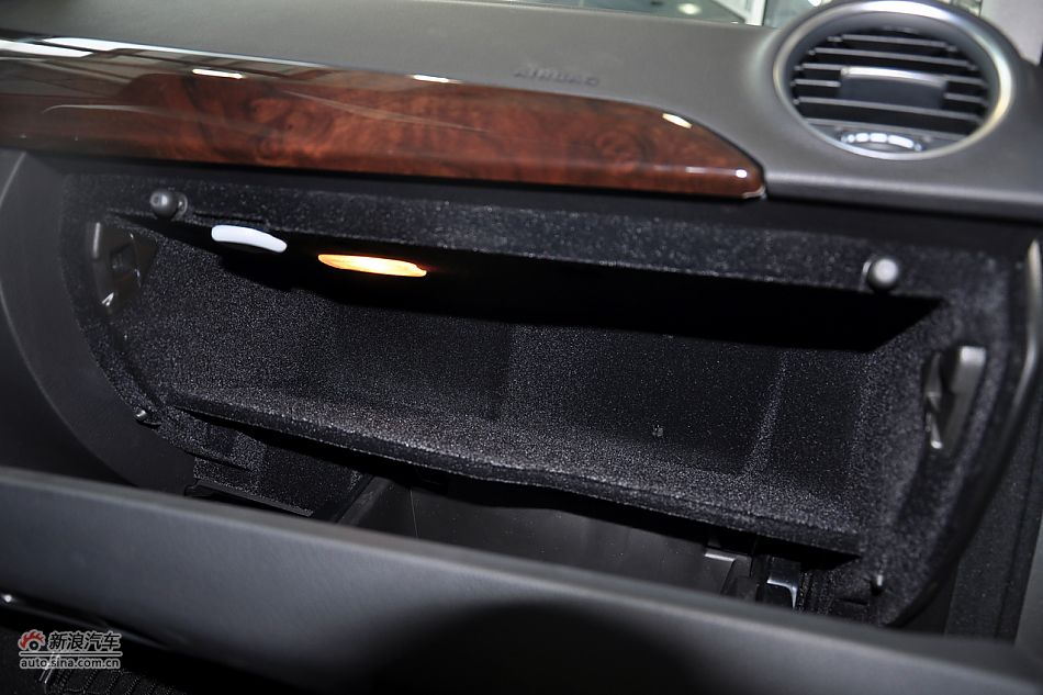 2011款奔驰C级高清到店实拍