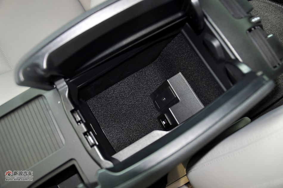 2011款奔驰C级高清到店实拍