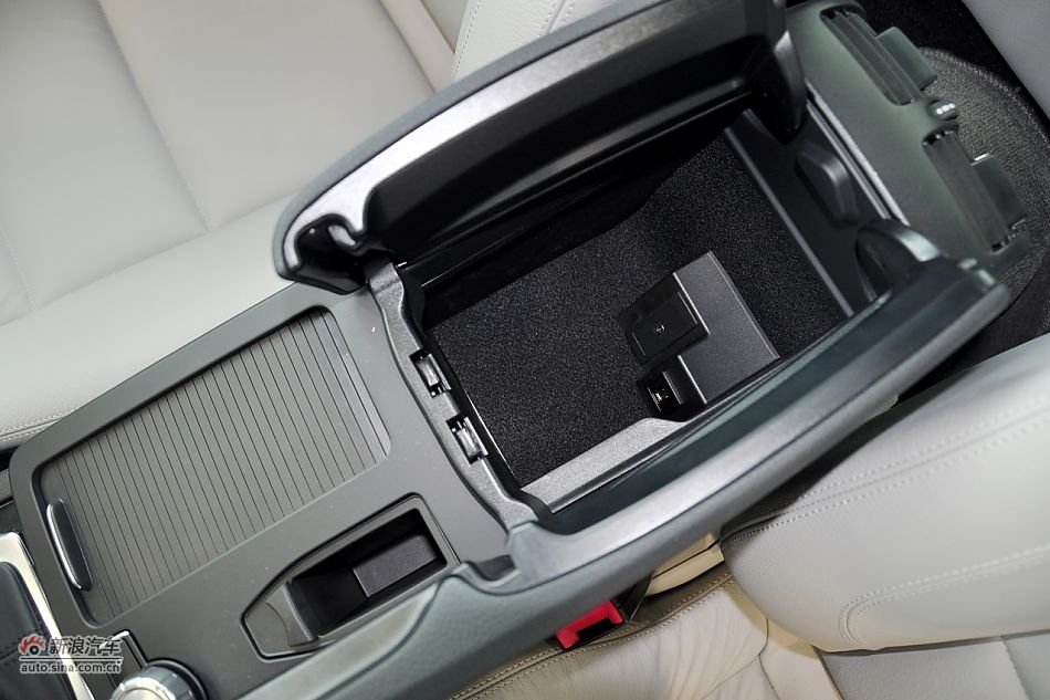 2011款奔驰C级高清到店实拍