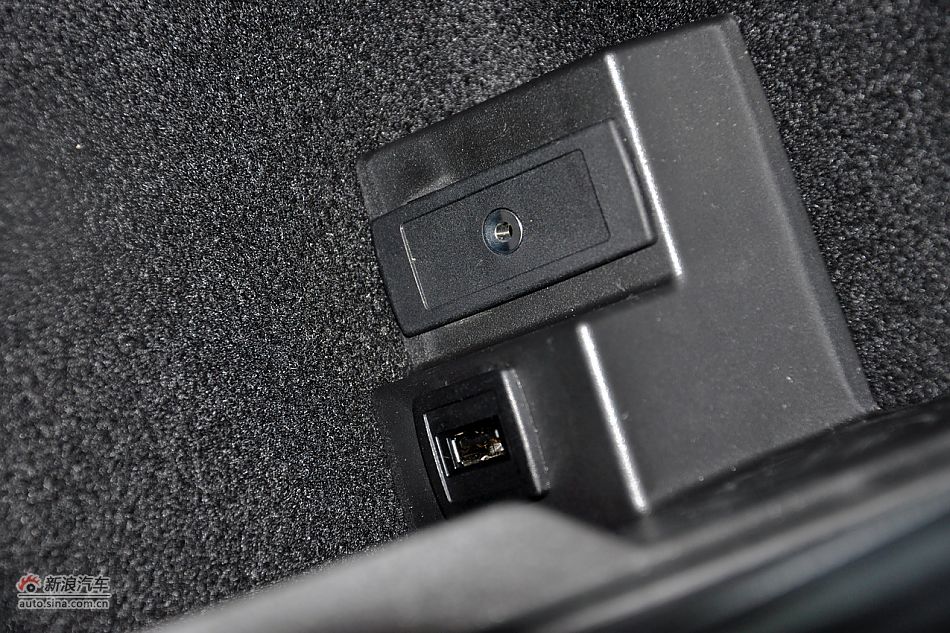 2011款奔驰C级高清到店实拍