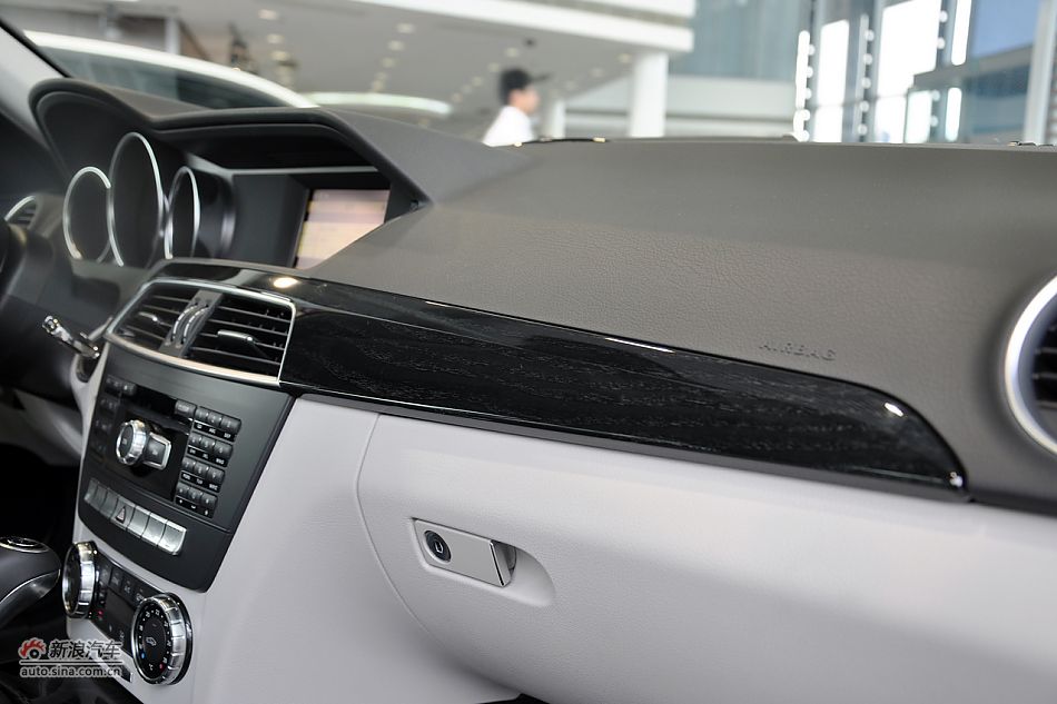 2011款奔驰C级高清到店实拍