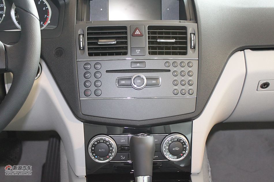奔驰C180K经典型内饰