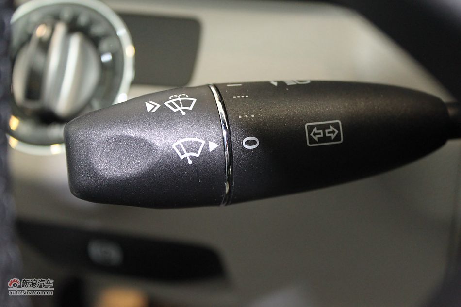 奔驰C180K经典型内饰