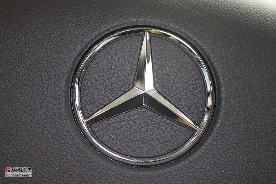 奔驰C180K经典型内饰