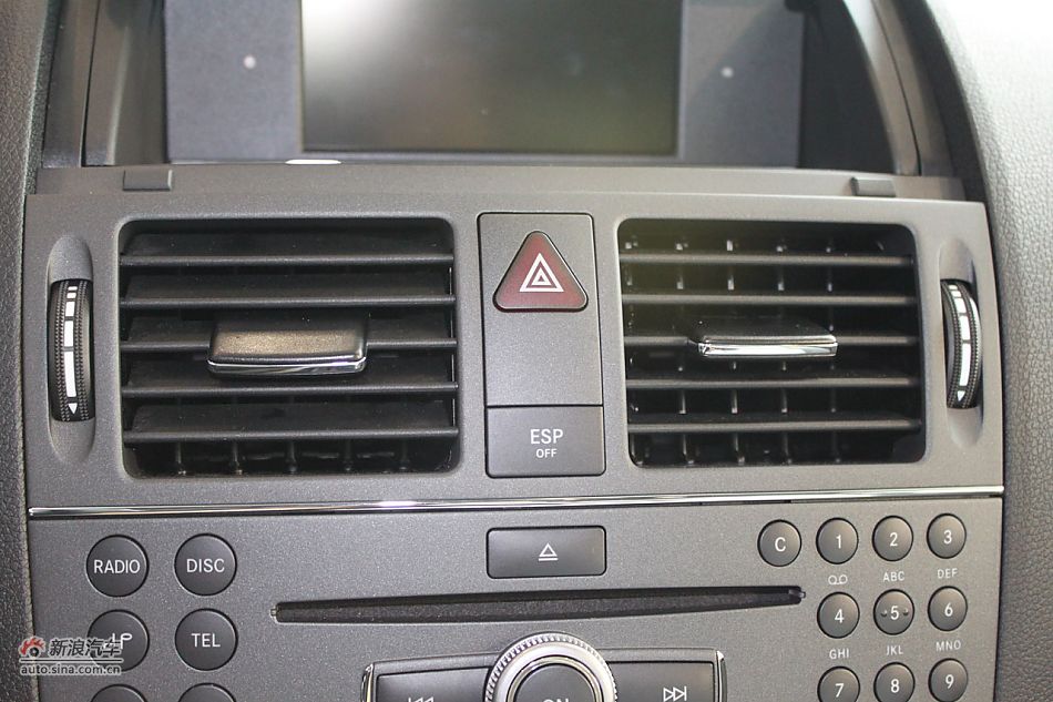 奔驰C180K经典型内饰