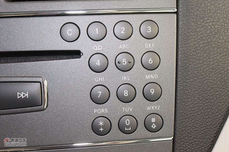 奔驰C180K经典型内饰