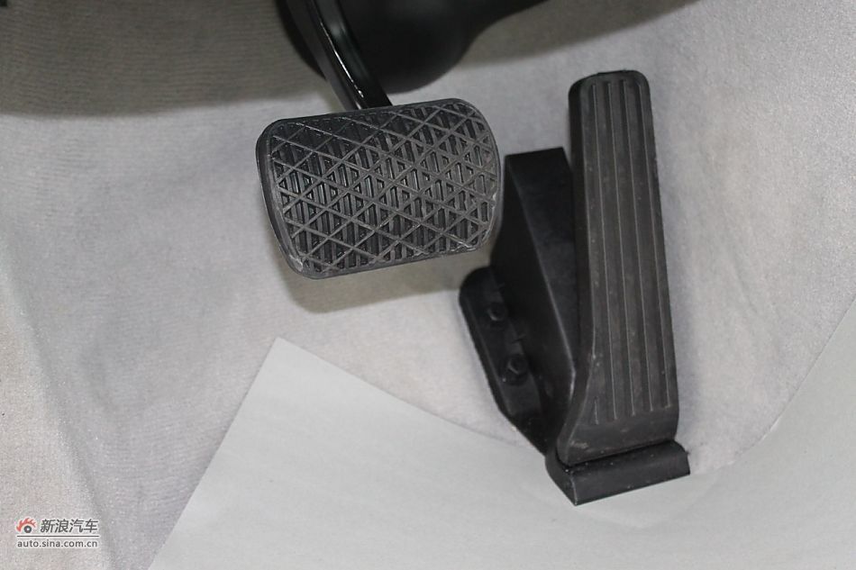 奔驰C180K经典型内饰