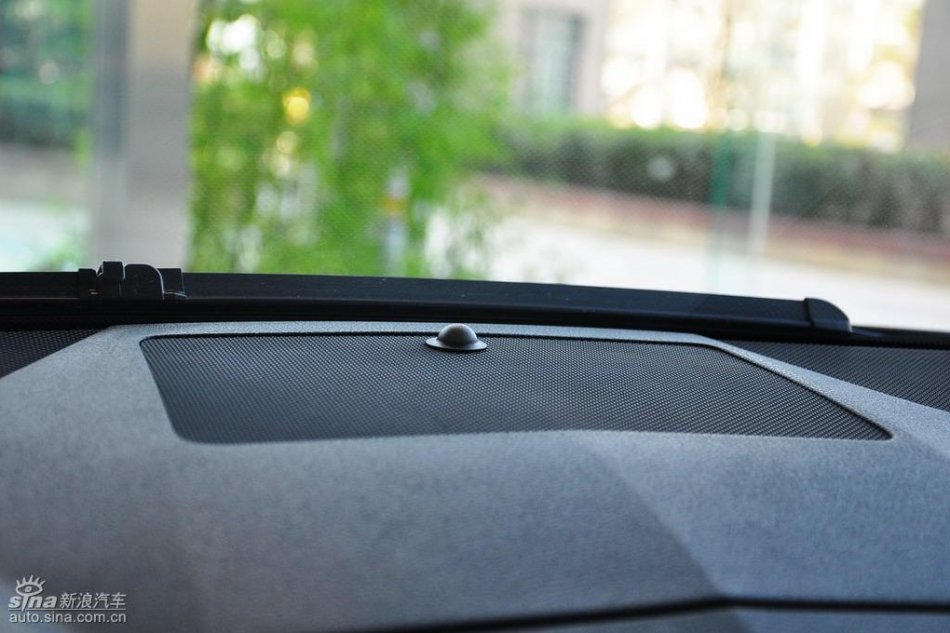 全新奔驰C级店内实拍图