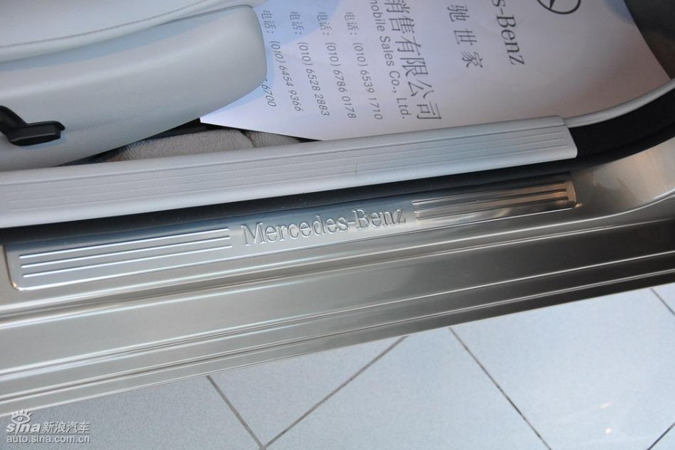 全新奔驰C级店内实拍图