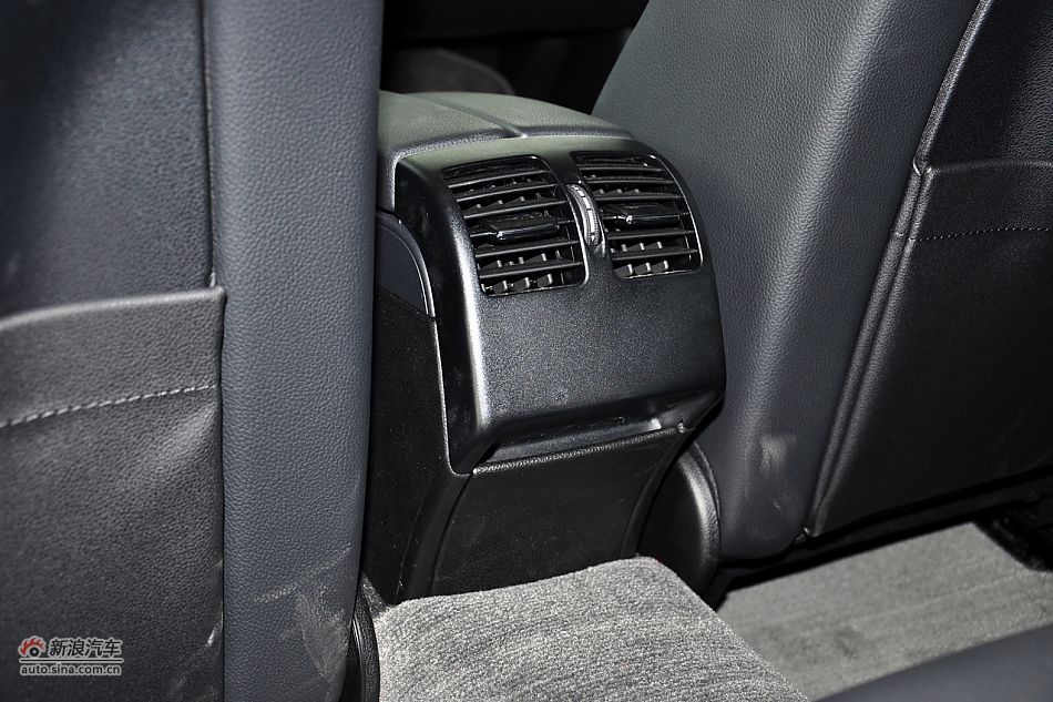 2011款奔驰C级高清到店实拍