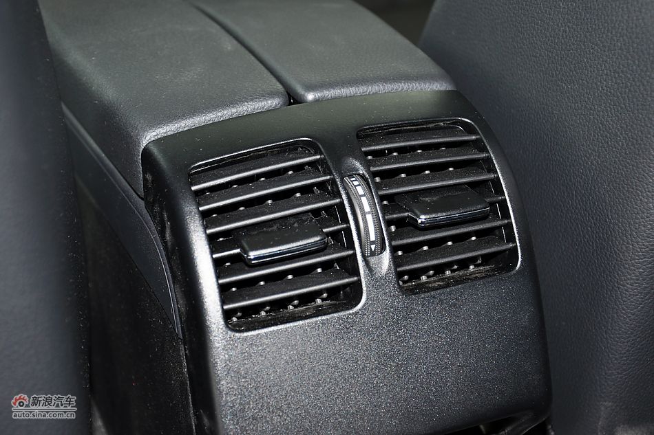 2011款奔驰C级高清到店实拍