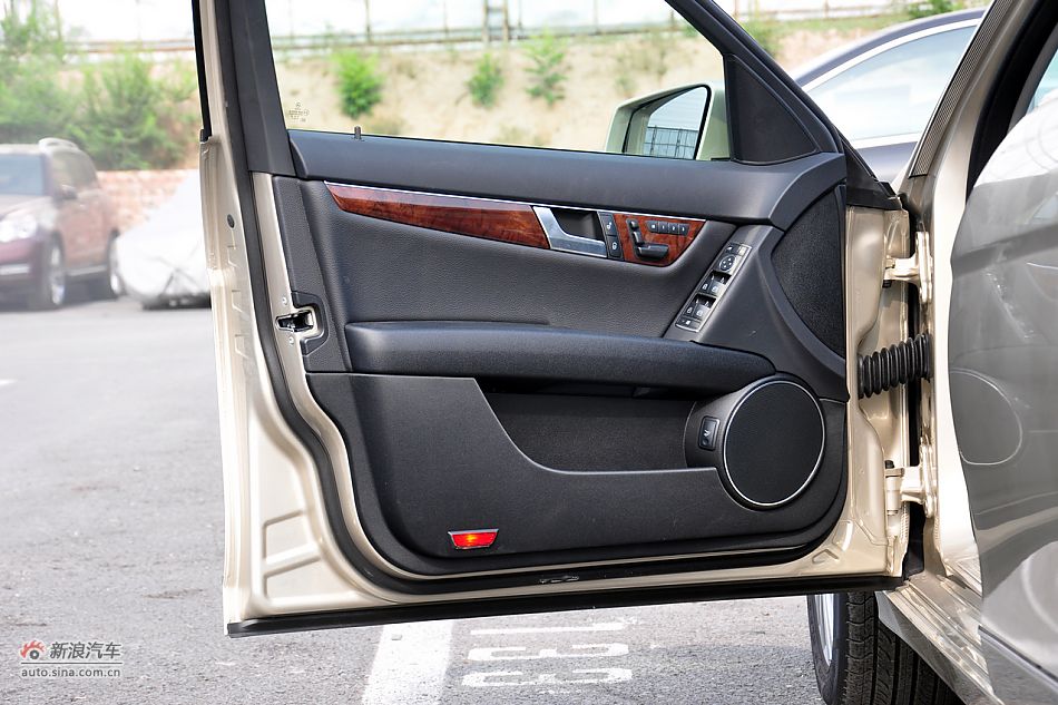 2011款奔驰C级高清到店实拍