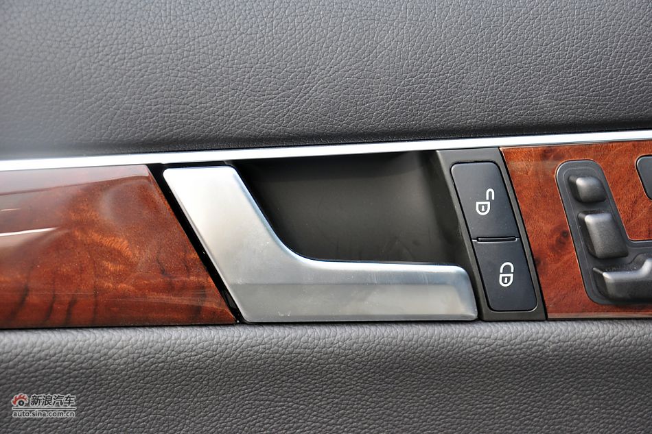 2011款奔驰C级高清到店实拍