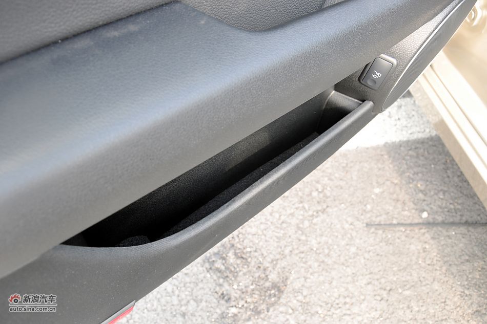 2011款奔驰C级高清到店实拍