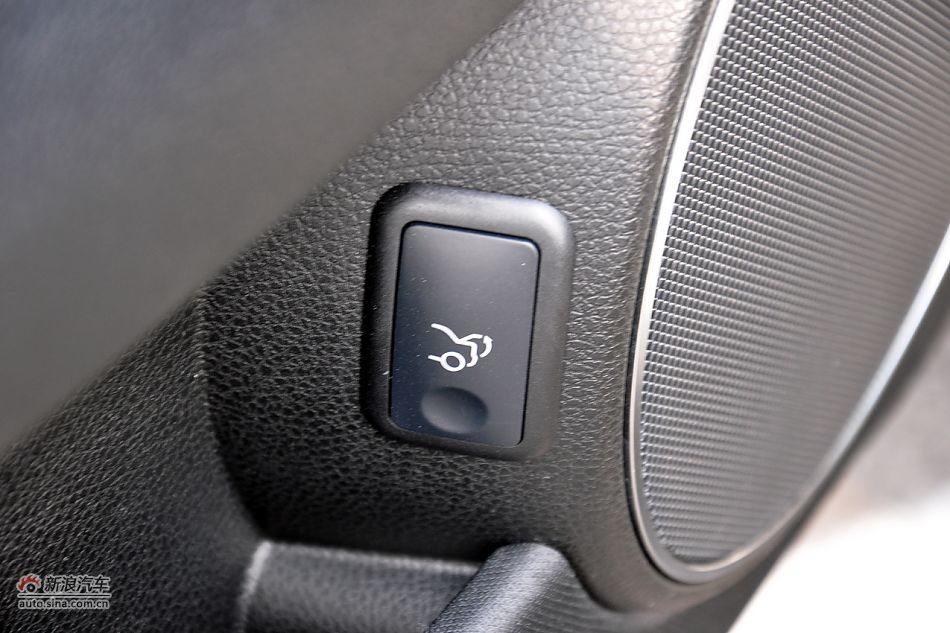 2011款奔驰C级高清到店实拍