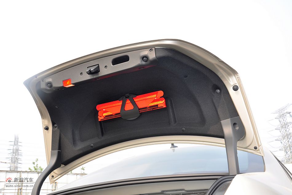 2011款奔驰C级高清到店实拍