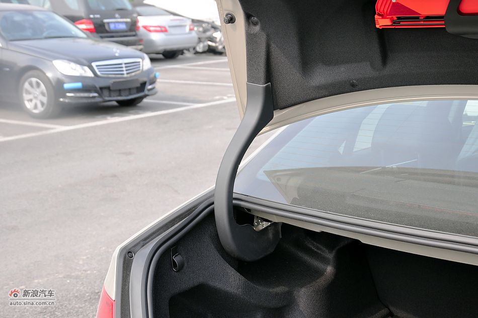 2011款奔驰C级高清到店实拍