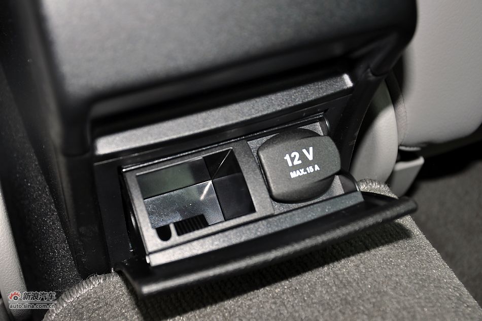 2011款奔驰C级高清到店实拍