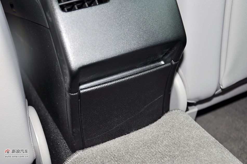 2011款奔驰C级高清到店实拍