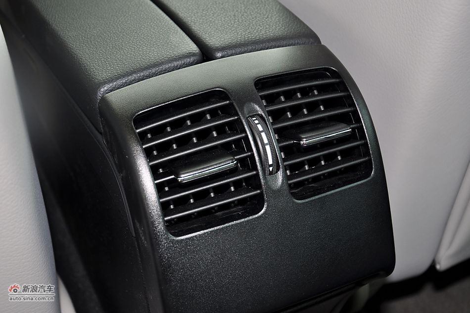 2011款奔驰C级高清到店实拍