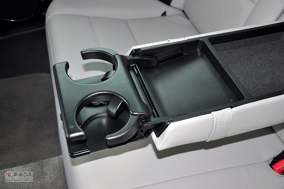 2011款奔驰C级高清到店实拍