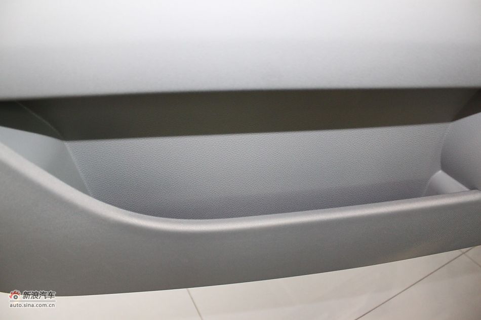 奔驰C180K经典型内饰