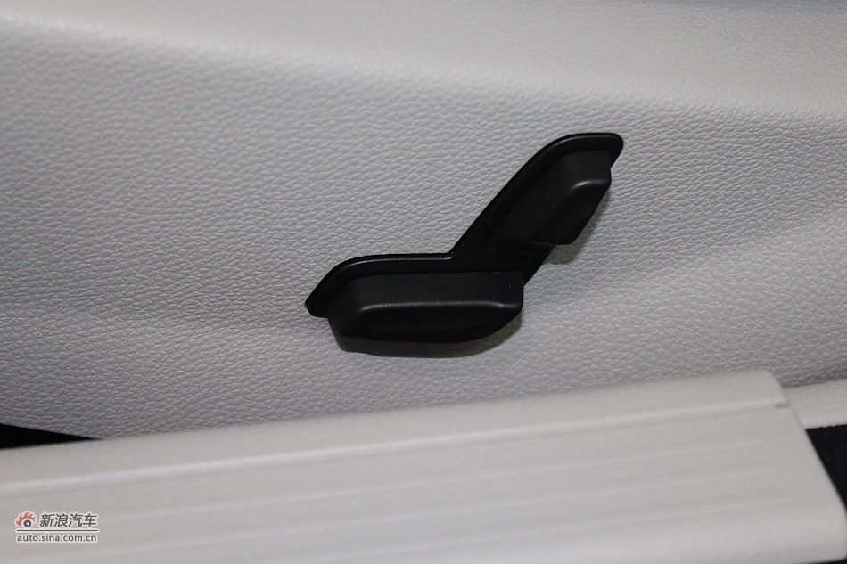 奔驰C180K经典型内饰