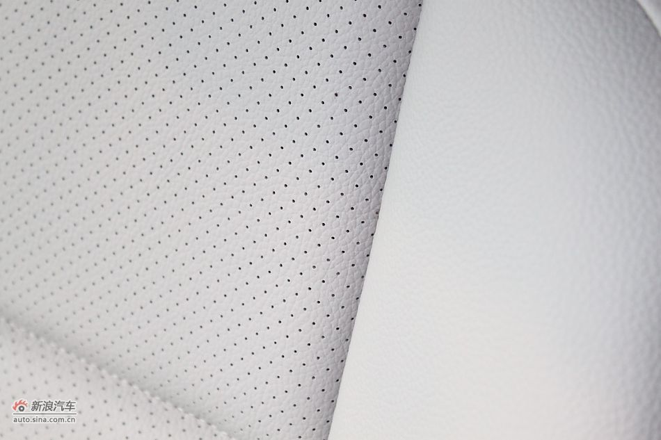 奔驰C180K经典型内饰