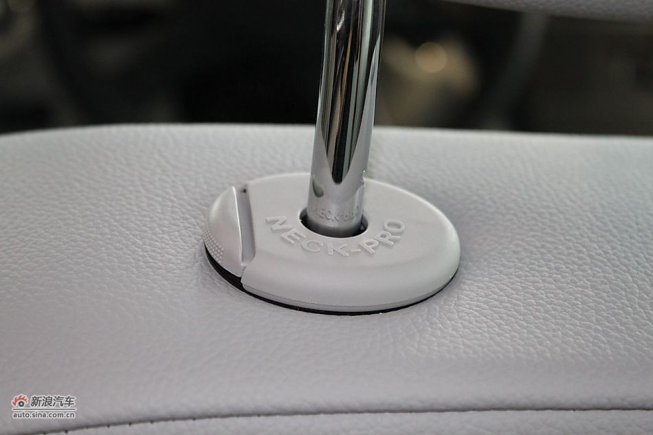 奔驰C180K经典型内饰