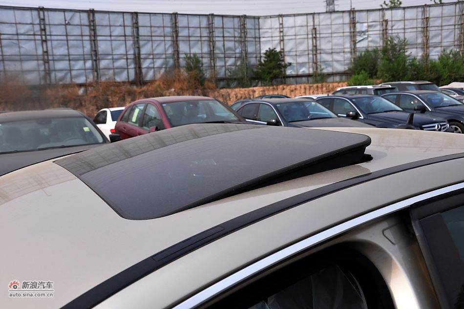 2011款奔驰C级高清到店实拍