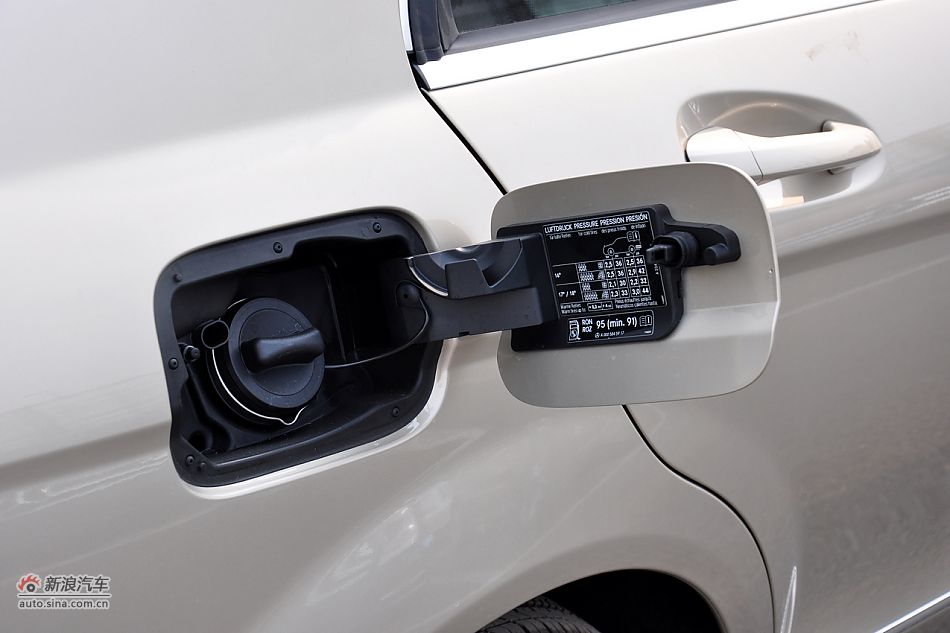 2011款奔驰C级高清到店实拍