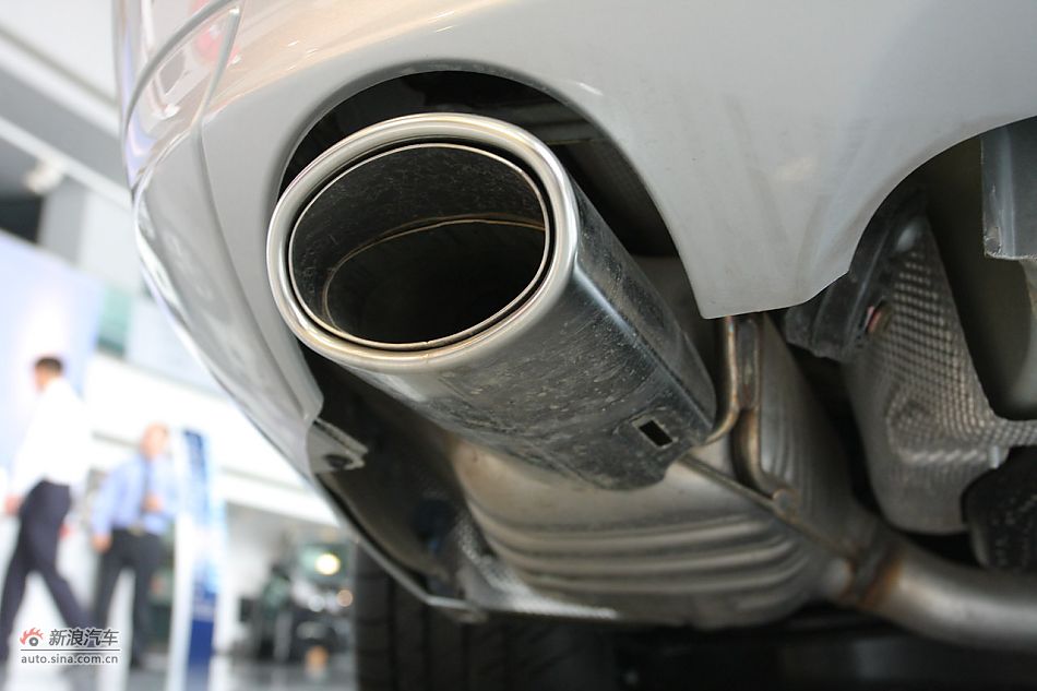 发动机、底盘及后备箱