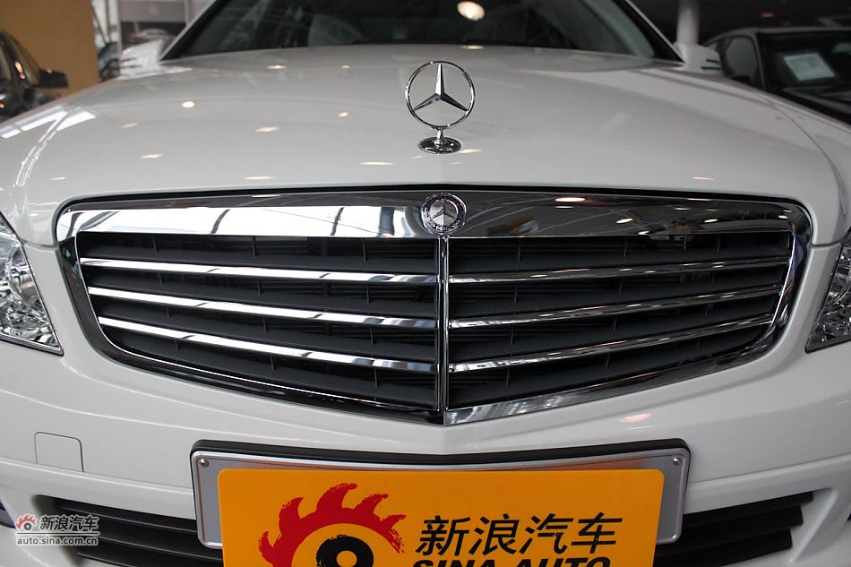 奔驰C180K经典型外观