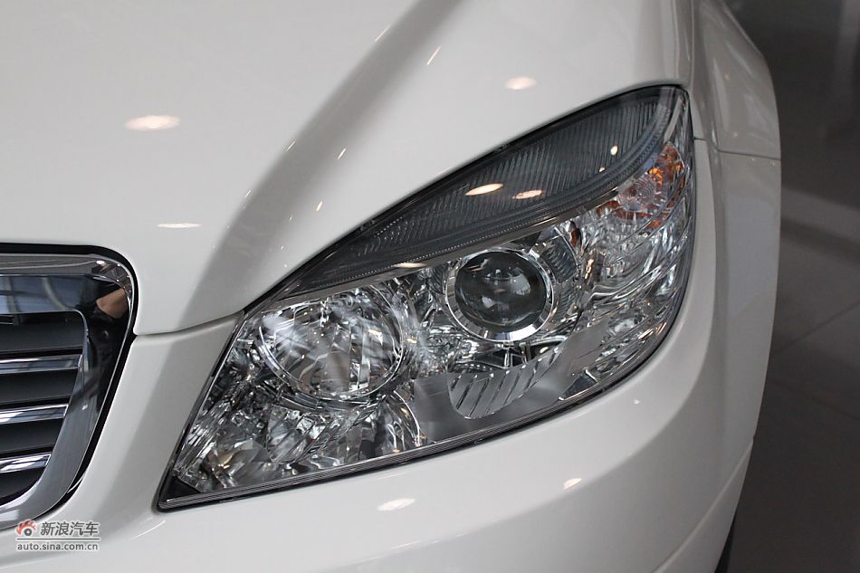 奔驰C180K经典型外观