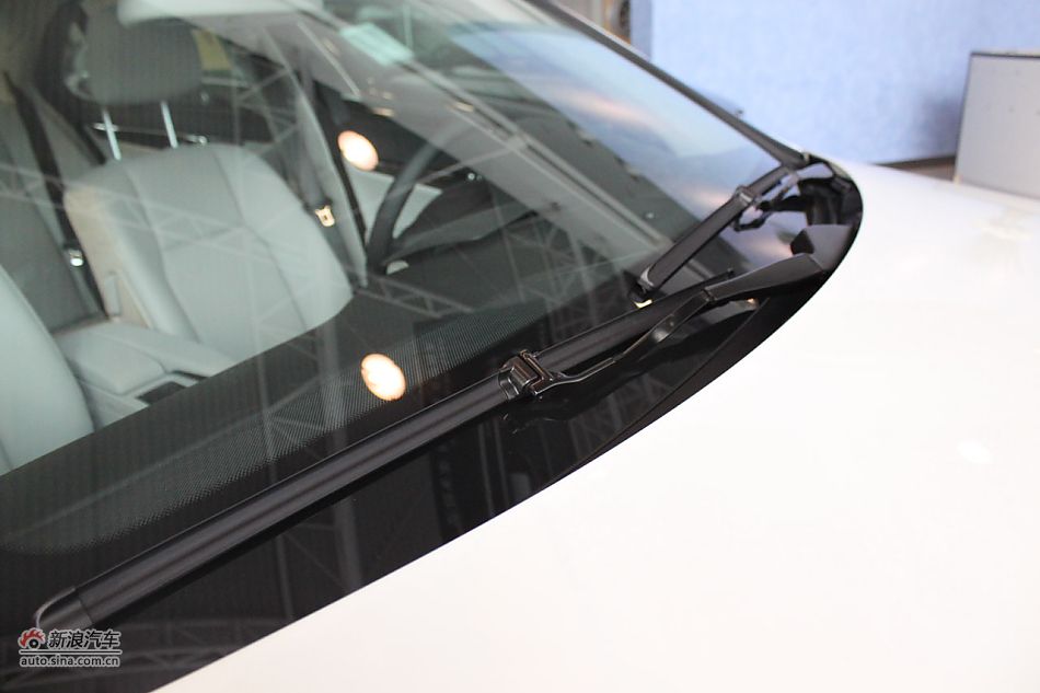 奔驰C180K经典型外观