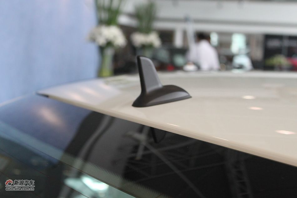 奔驰C180K经典型外观