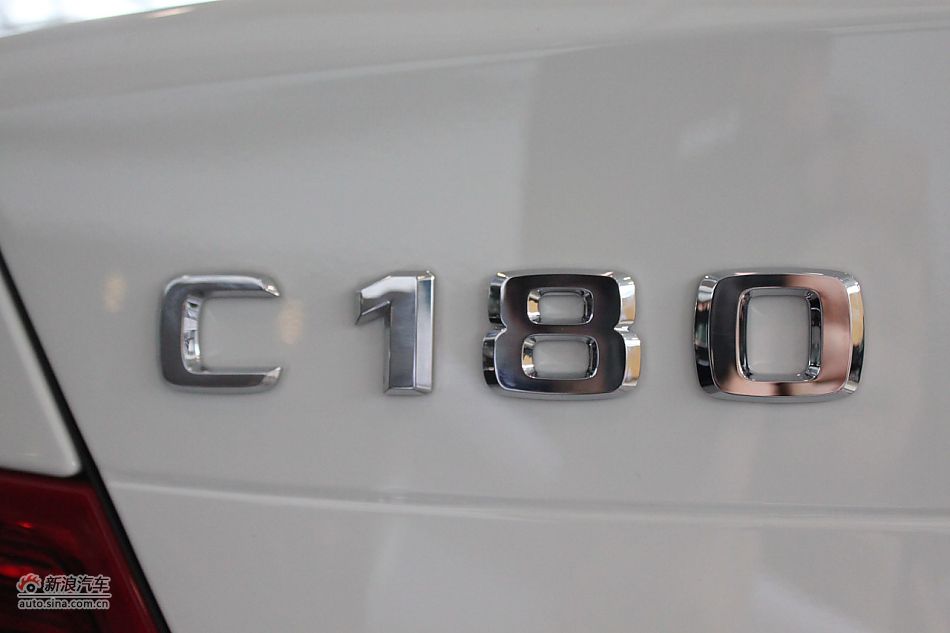 奔驰C180K经典型外观
