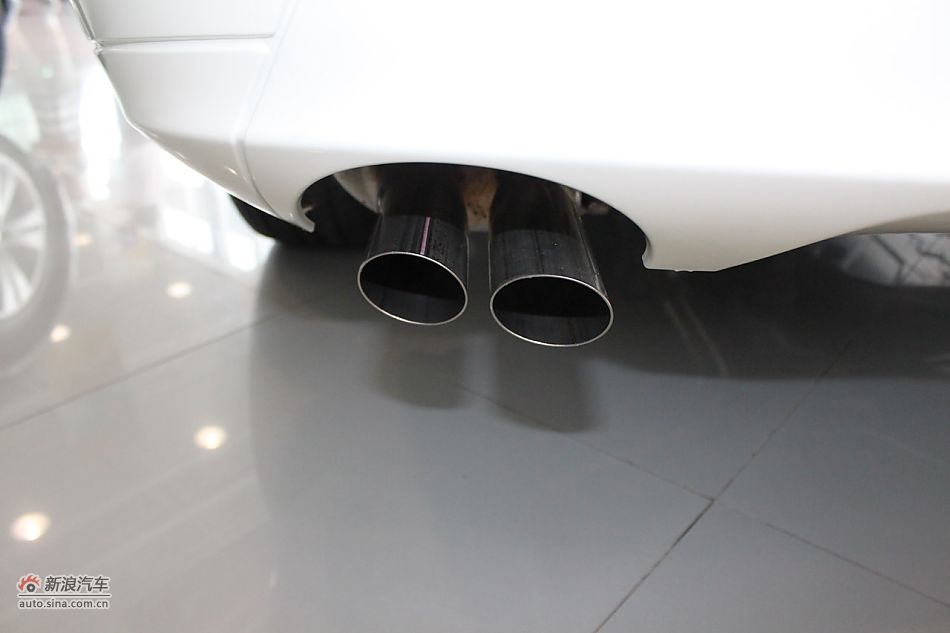 奔驰C180K经典型外观