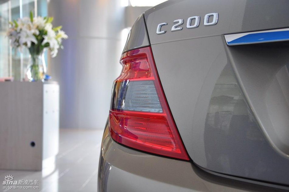 全新奔驰C级店内实拍图