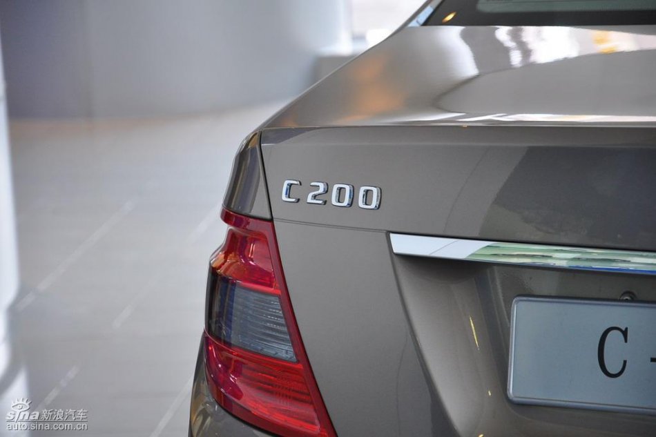 全新奔驰C级店内实拍图