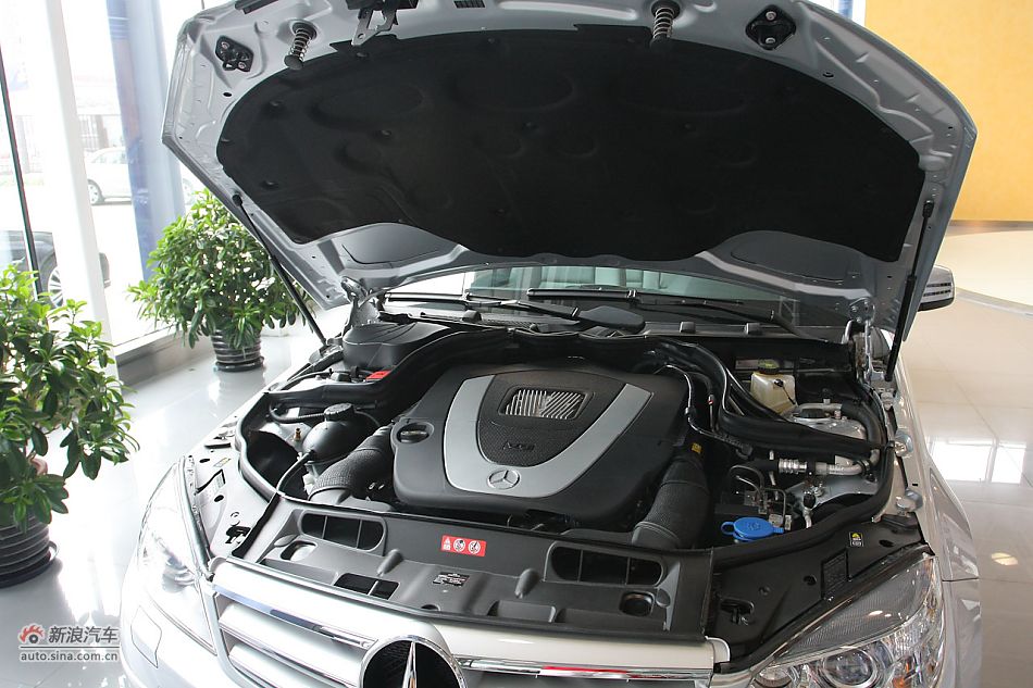 发动机、底盘及后备箱