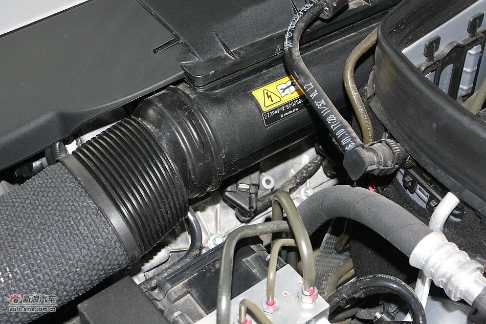 发动机、底盘及后备箱