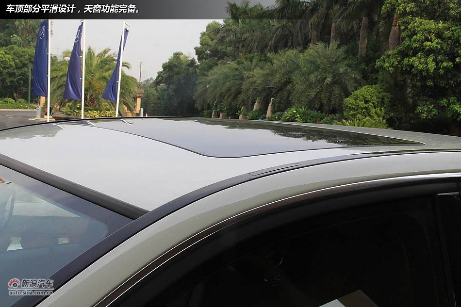 广州试驾奔驰新一代C级轿车